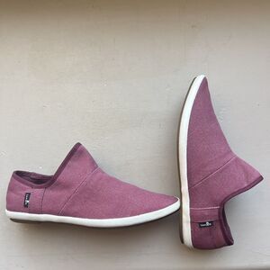 Sanuk Katlash Red Burgundy Fabric Slip On Flat Sneaker Shoes Pointed Toes US 5
